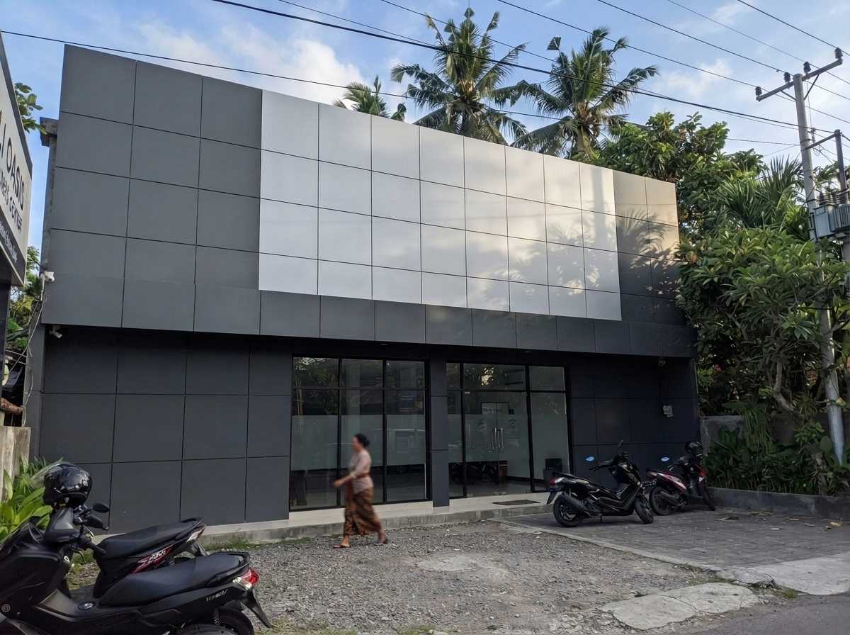 Rekomendasi penyedia jasa pasang acp bali dengan hasil finishing panel luar gedung yang rapi dan presisi tinggi.